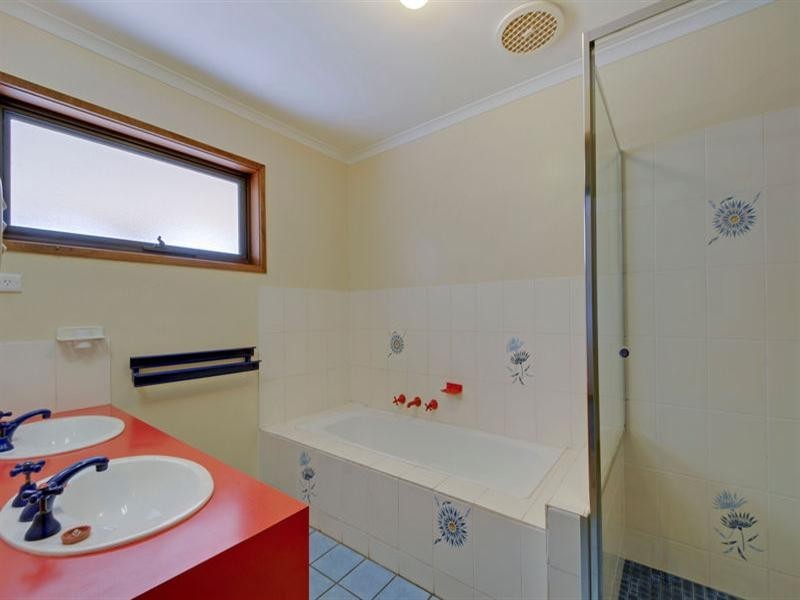 6 Wright Court, Rosedale VIC 3847