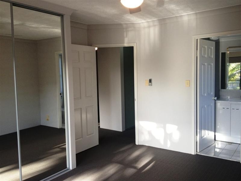 8/145 Golden Four Drive, Bilinga QLD 4225