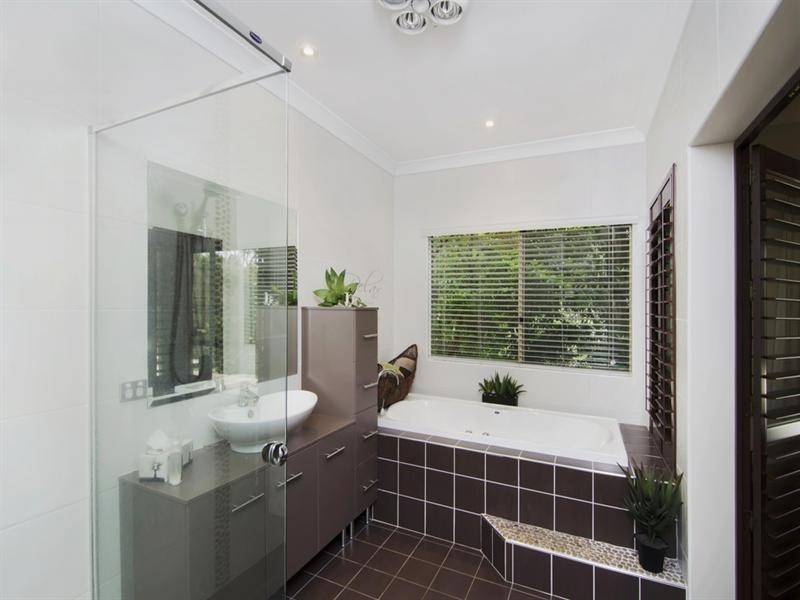 52 Buckingham Way, Elanora QLD 4221