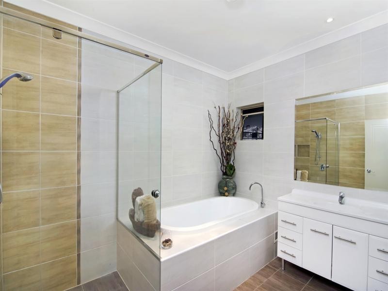 52 Buckingham Way, Elanora QLD 4221