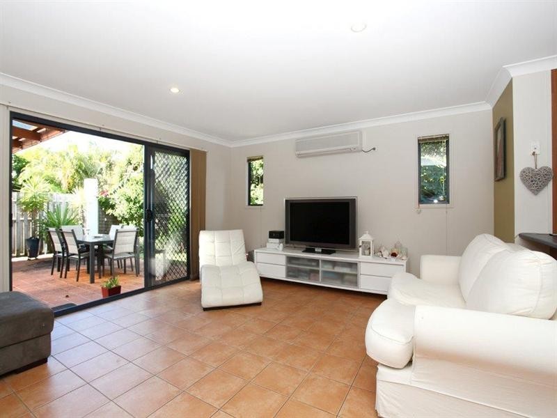 4/2 Karri Court, Burleigh Heads QLD 4220