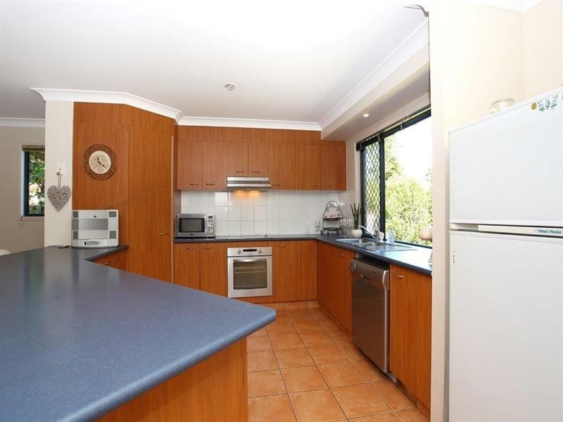 4/2 Karri Court, Burleigh Heads QLD 4220