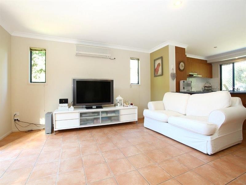 4/2 Karri Court, Burleigh Heads QLD 4220