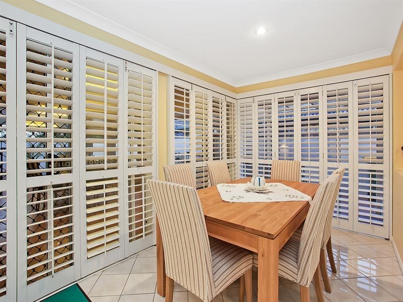 7 Nyoka Court, Elanora QLD 4221