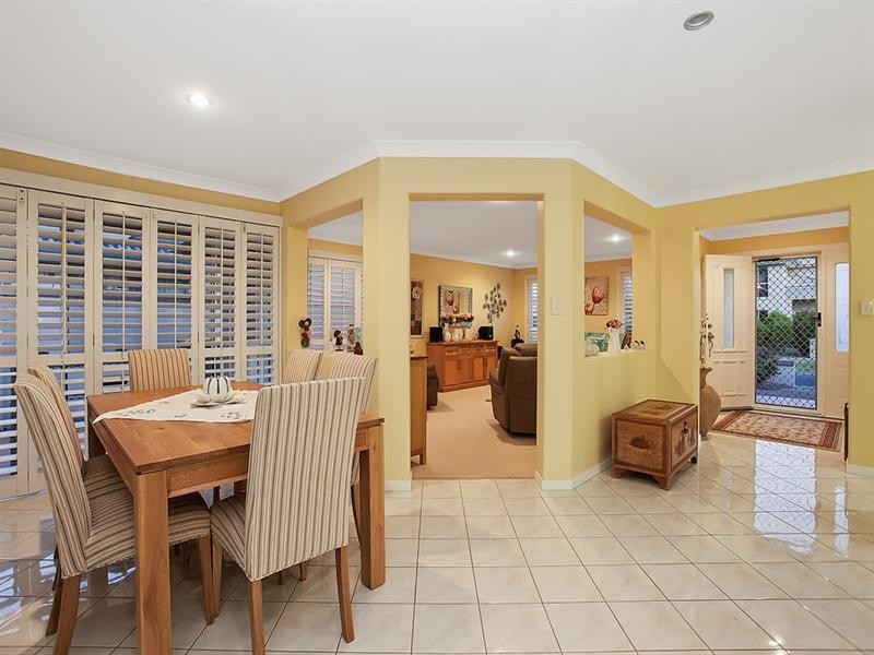 7 Nyoka Court, Elanora QLD 4221