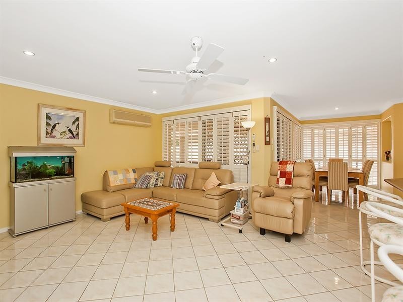 7 Nyoka Court, Elanora QLD 4221