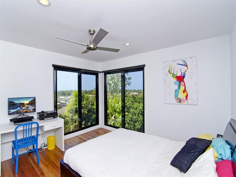 10 Nangana Street, Tugun QLD 4224