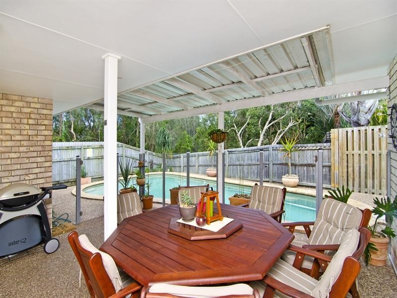 8 Casuarina Drive, Elanora QLD 4221