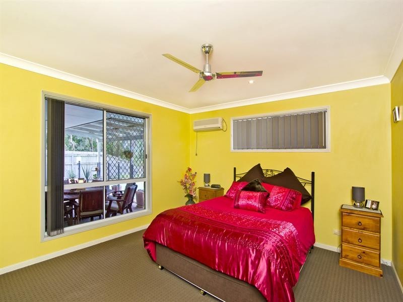 8 Casuarina Drive, Elanora QLD 4221