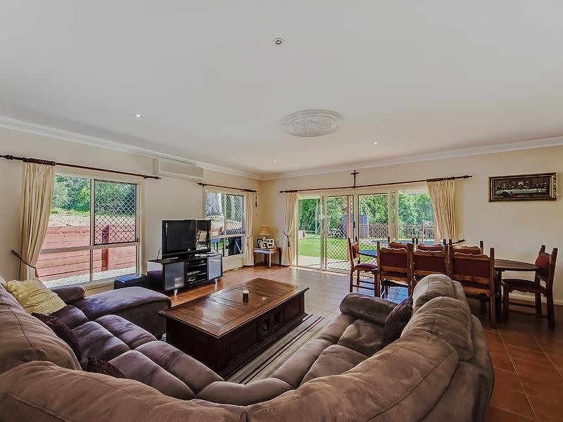 56 Dungogie Drive, Tallebudgera QLD 4228