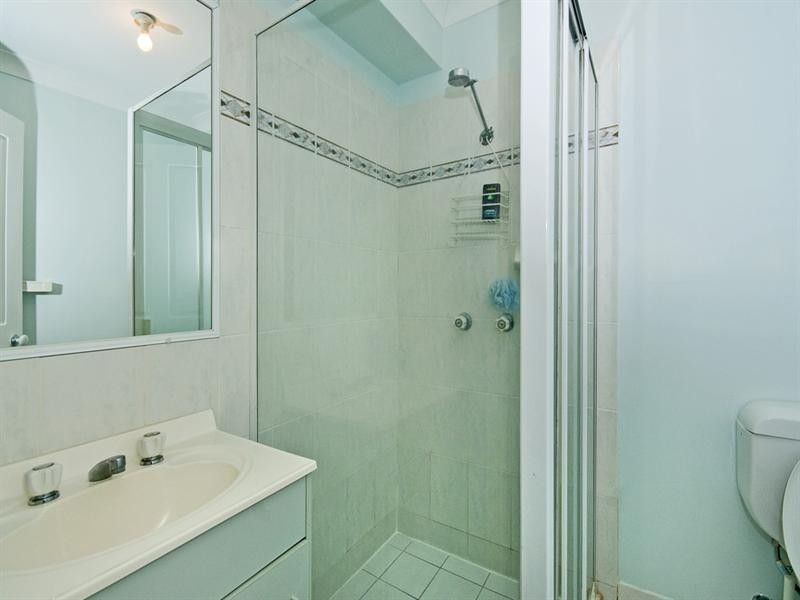 2/2 Simpsons Road, Currumbin Waters QLD 4223