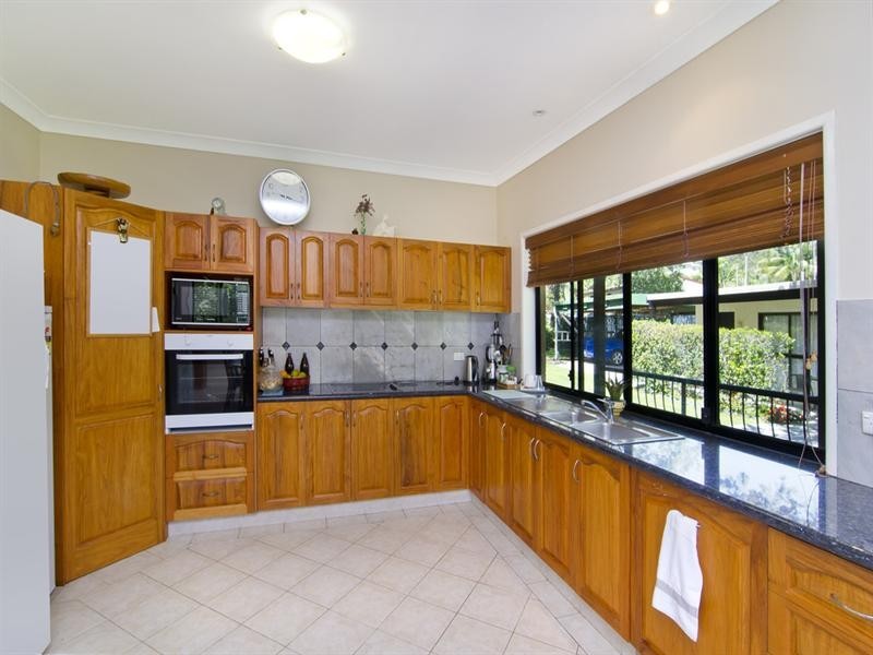 8-10 Camphorlaurel Court, Tallebudgera Valley QLD 4228