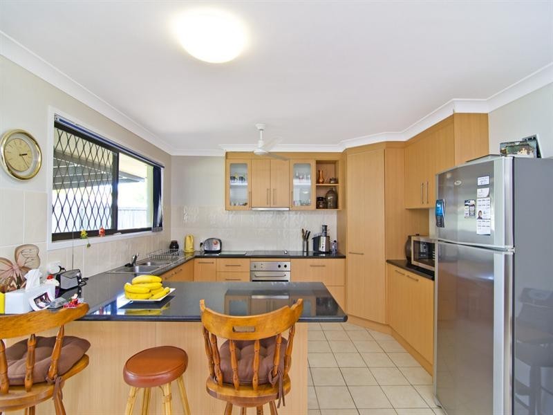 13 Ling Place, Palm Beach QLD 4221