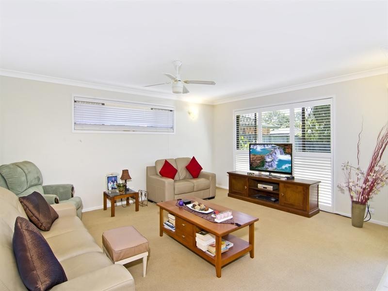 13 Ling Place, Palm Beach QLD 4221