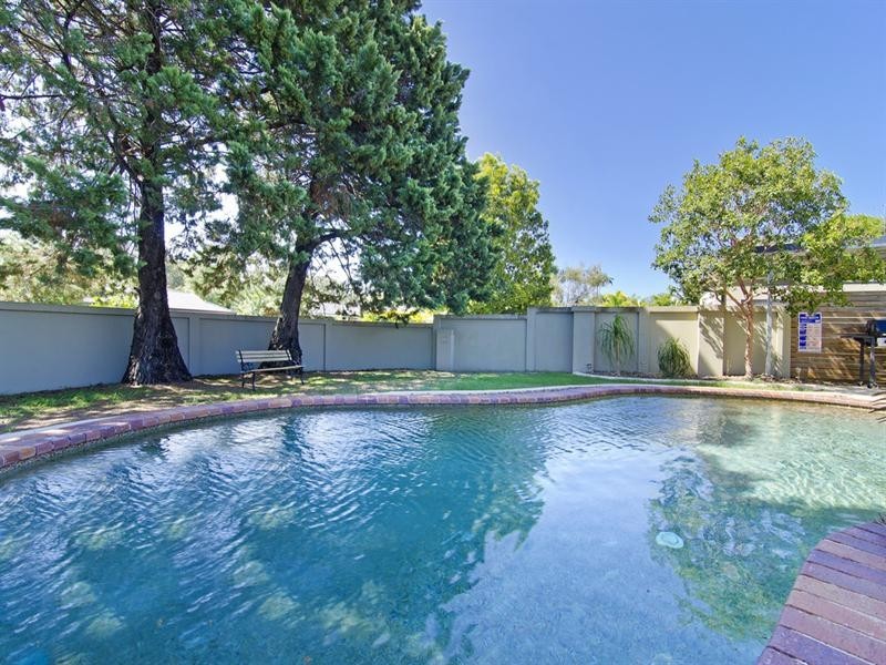13 Ling Place, Palm Beach QLD 4221