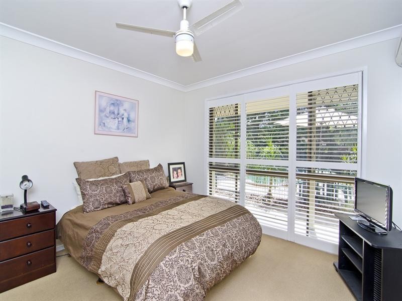 13 Ling Place, Palm Beach QLD 4221