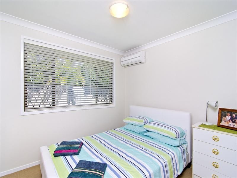 13 Ling Place, Palm Beach QLD 4221