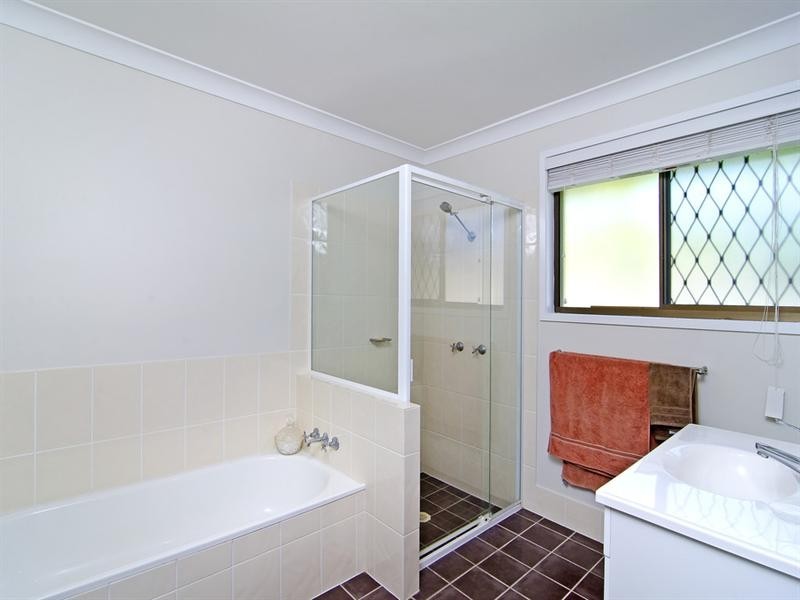 13 Ling Place, Palm Beach QLD 4221
