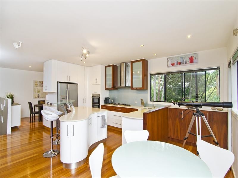 2 Sanctuary Crest Drive, Currumbin QLD 4223