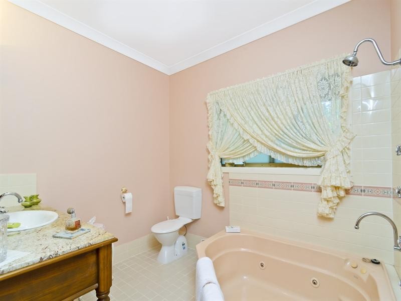 20 Jamberoo Court, Tallebudgera QLD 4228