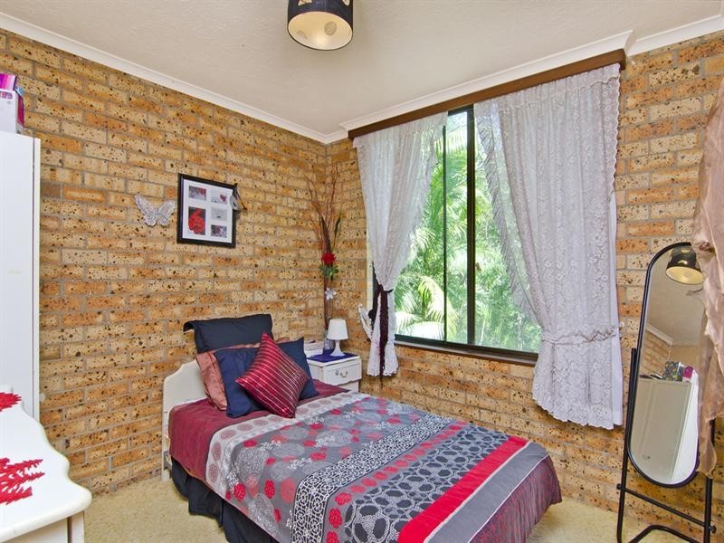 92 Illawarra Crescent, Tugun QLD 4224