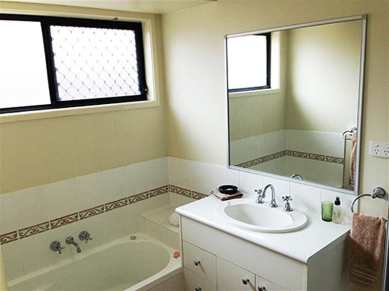 11 Cosmos Court, Elanora QLD 4221