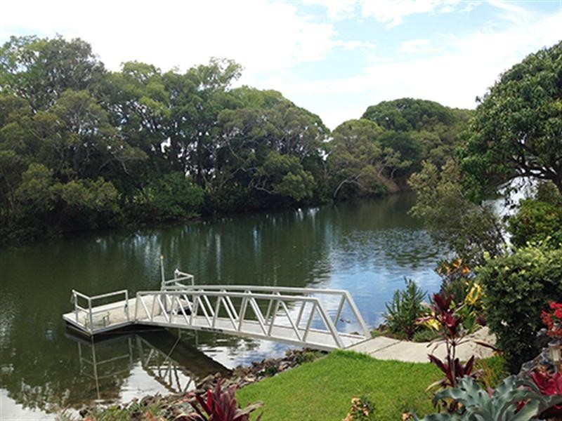 11 Cosmos Court, Elanora QLD 4221