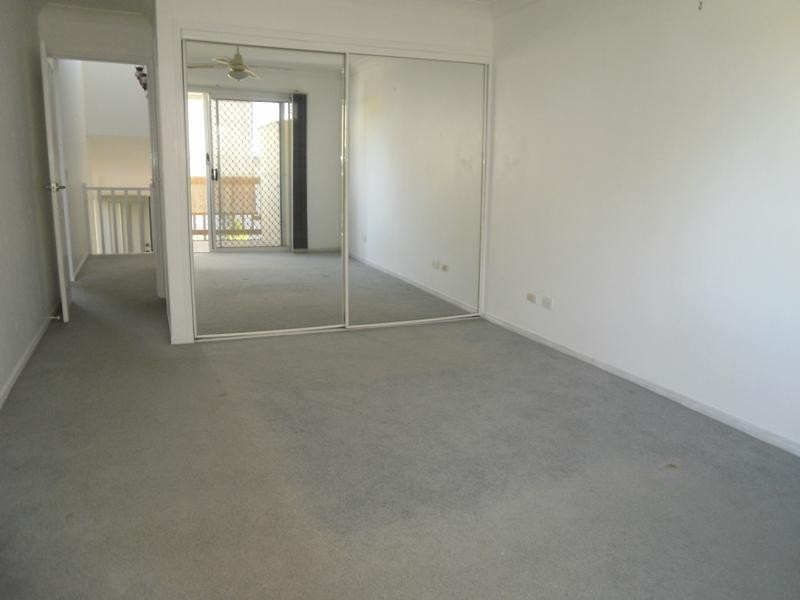 4/283 Nineteenth Avenue, Elanora QLD 4221