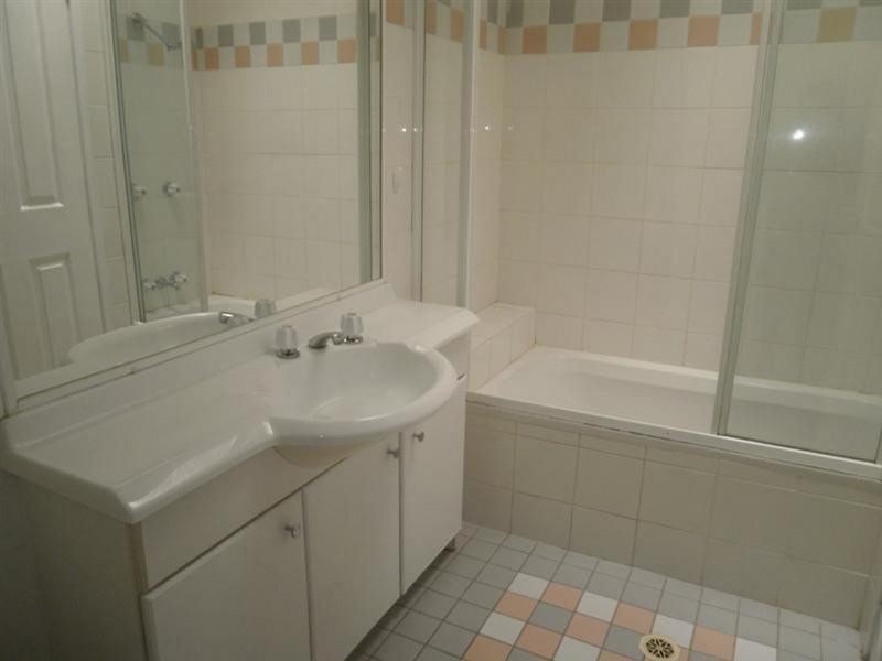 4/283 Nineteenth Avenue, Elanora QLD 4221