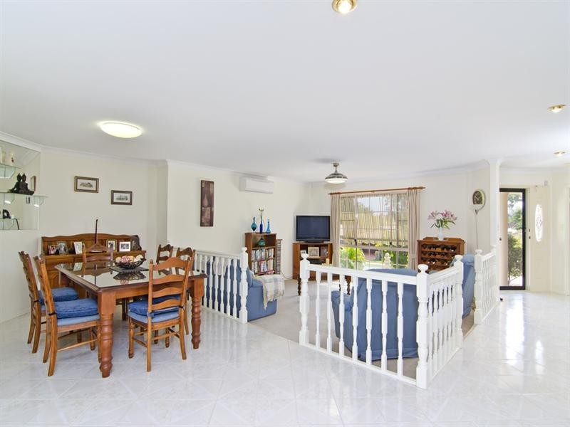 43 Saffron Street, Elanora QLD 4221