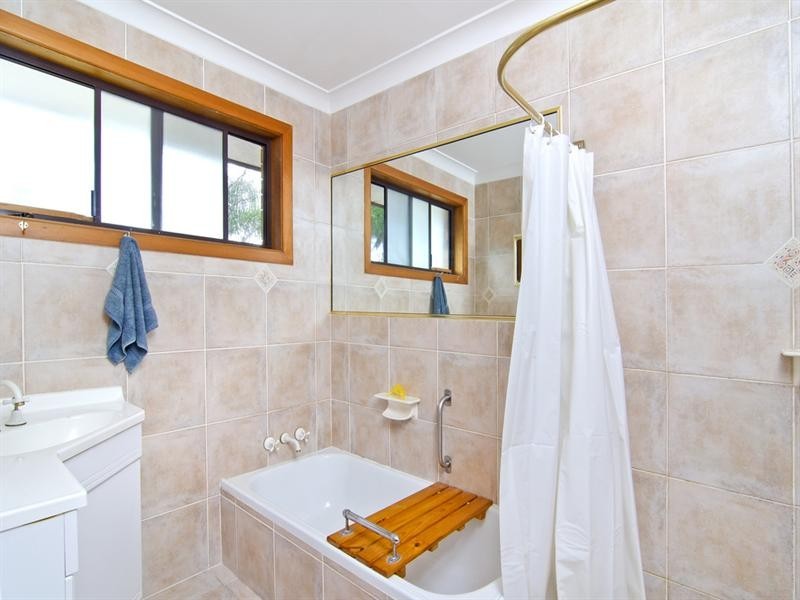 141 Currumbin Creek Road, Currumbin Waters QLD 4223