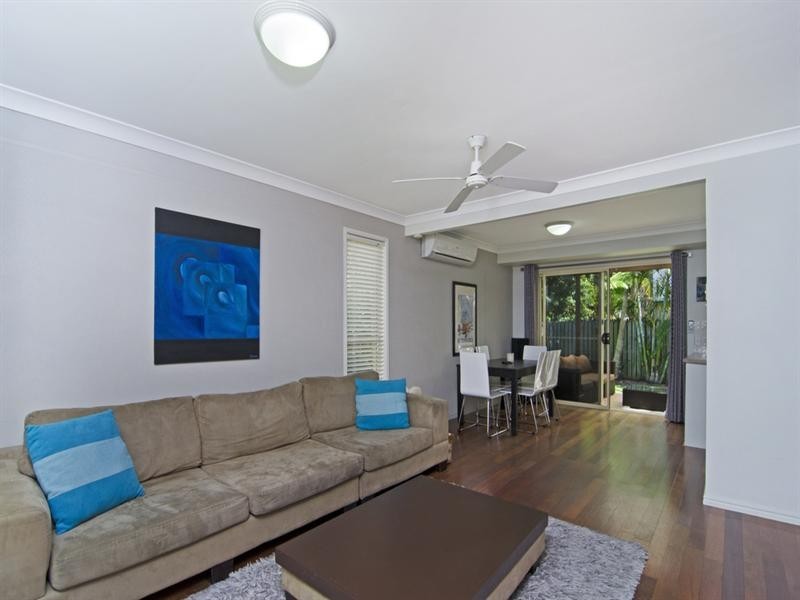 1/9 Kingia Court, Burleigh Heads QLD 4220