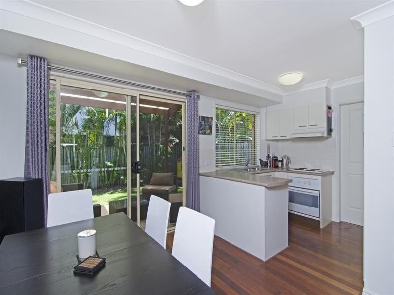 1/9 Kingia Court, Burleigh Heads QLD 4220