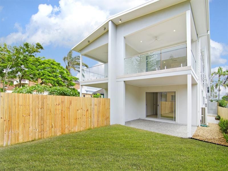 2/161 Golden Four Drive, Bilinga QLD 4225