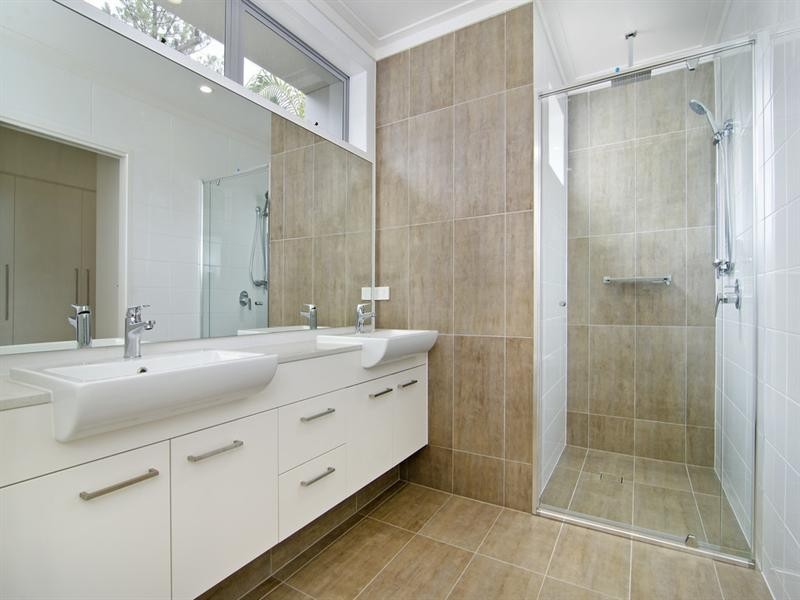 2/161 Golden Four Drive, Bilinga QLD 4225