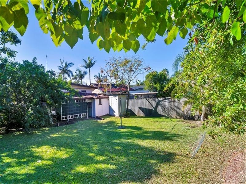 18 Chaffey Street, Tugun QLD 4224