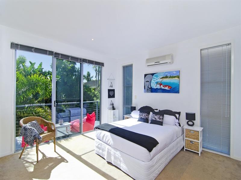 2/24 Sarawak Avenue, Palm Beach QLD 4221