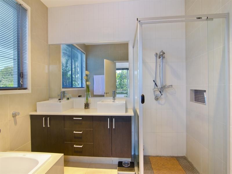 2/24 Sarawak Avenue, Palm Beach QLD 4221