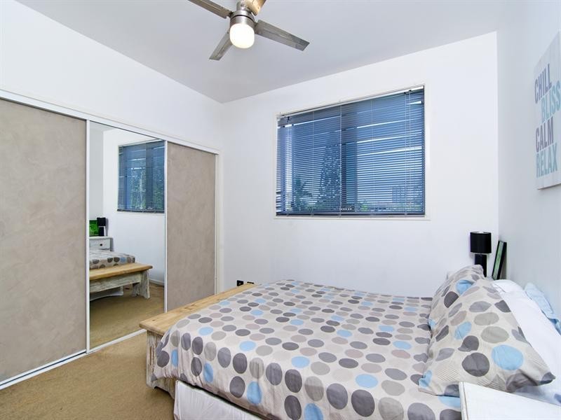 2/24 Sarawak Avenue, Palm Beach QLD 4221