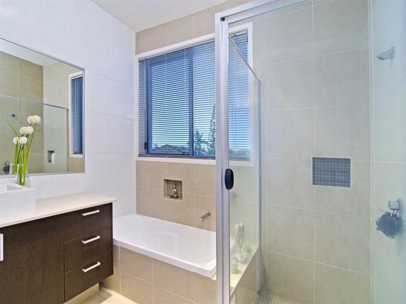 2/24 Sarawak Avenue, Palm Beach QLD 4221