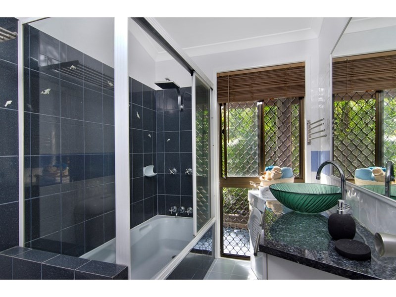 9 Doubleview Drive, Elanora QLD 4221