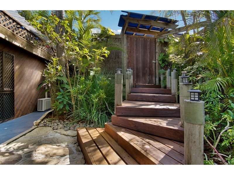 9 Doubleview Drive, Elanora QLD 4221