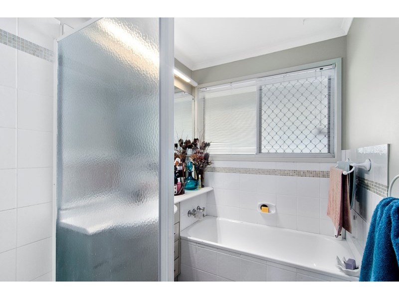 104 K P McGrath Drive, Elanora QLD 4221