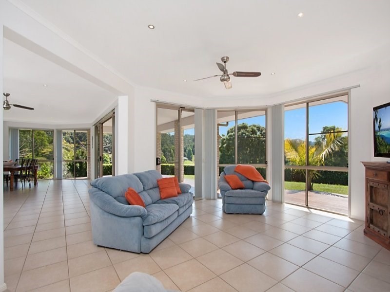 12 Des Quinlan Crescent, Tallebudgera Valley QLD 4228