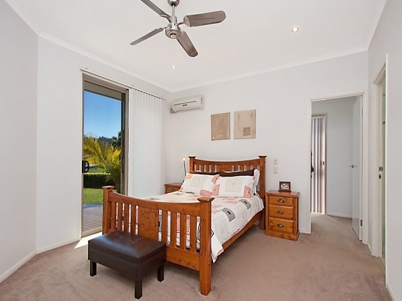 12 Des Quinlan Crescent, Tallebudgera Valley QLD 4228