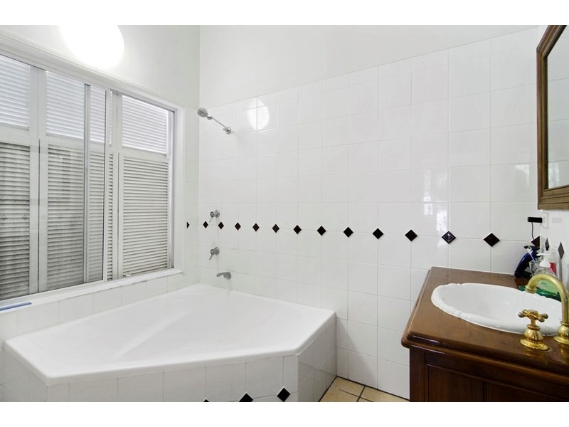 8 Alinjarra Drive, Tugun QLD 4224