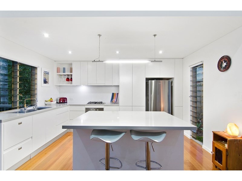 15 Bindoon Close, Elanora QLD 4221
