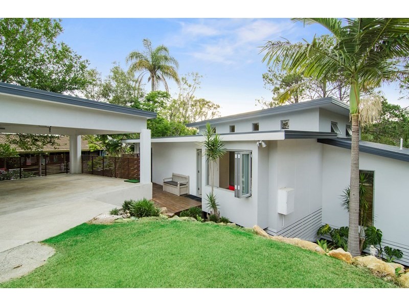 15 Bindoon Close, Elanora QLD 4221