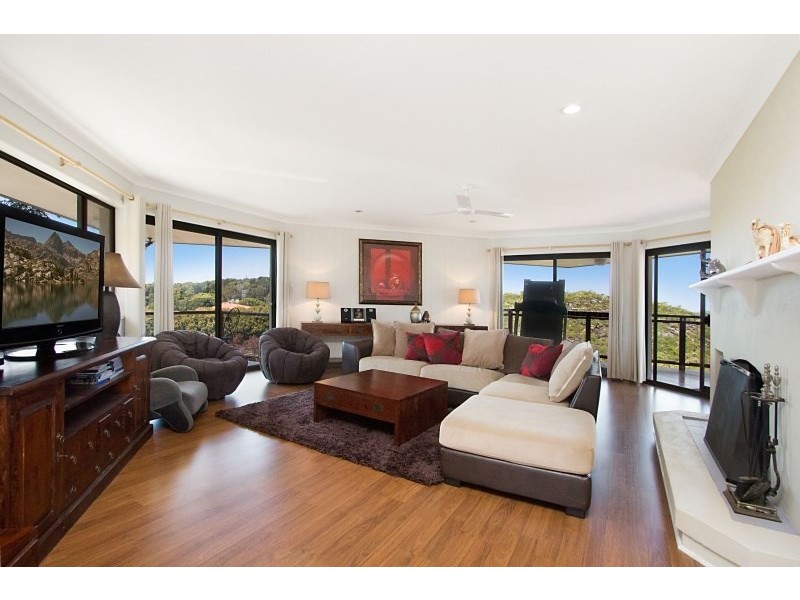 17 The Parapet, Banora Point NSW 2486