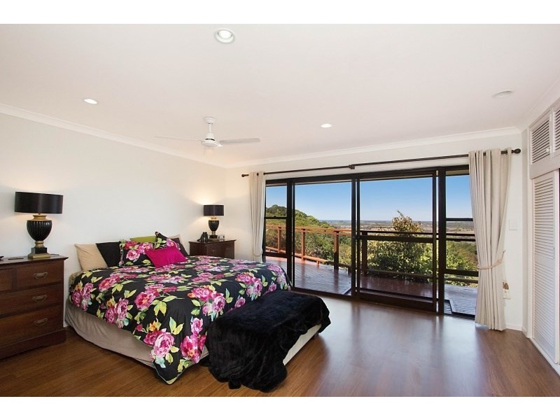 17 The Parapet, Banora Point NSW 2486
